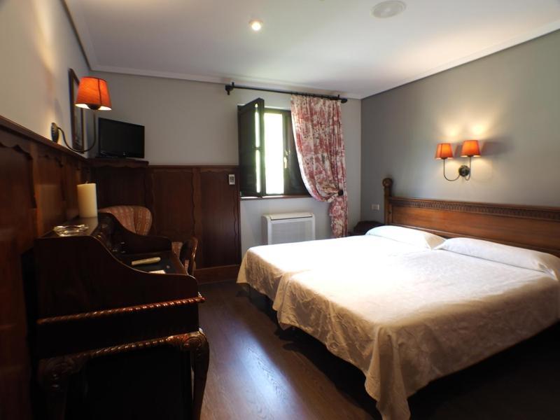 Hotel Comillas Habitación foto